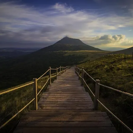 The Originals Access, Saint-flour Hotel 2*